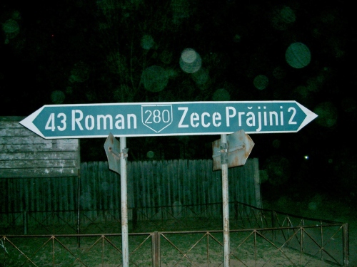ゼチェ・プラジーニ村への標識
